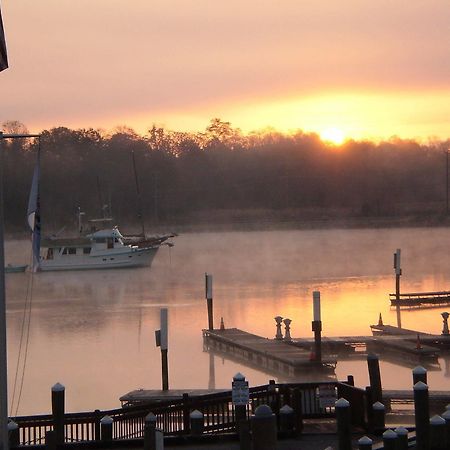 Inn At The Canal Bed & Breakfast Chesapeake City Exterior foto